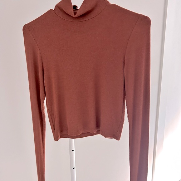 Aritzia Wilfred Burnt Orange Turtleneck Top - Size Medium - Picture 3 of 6